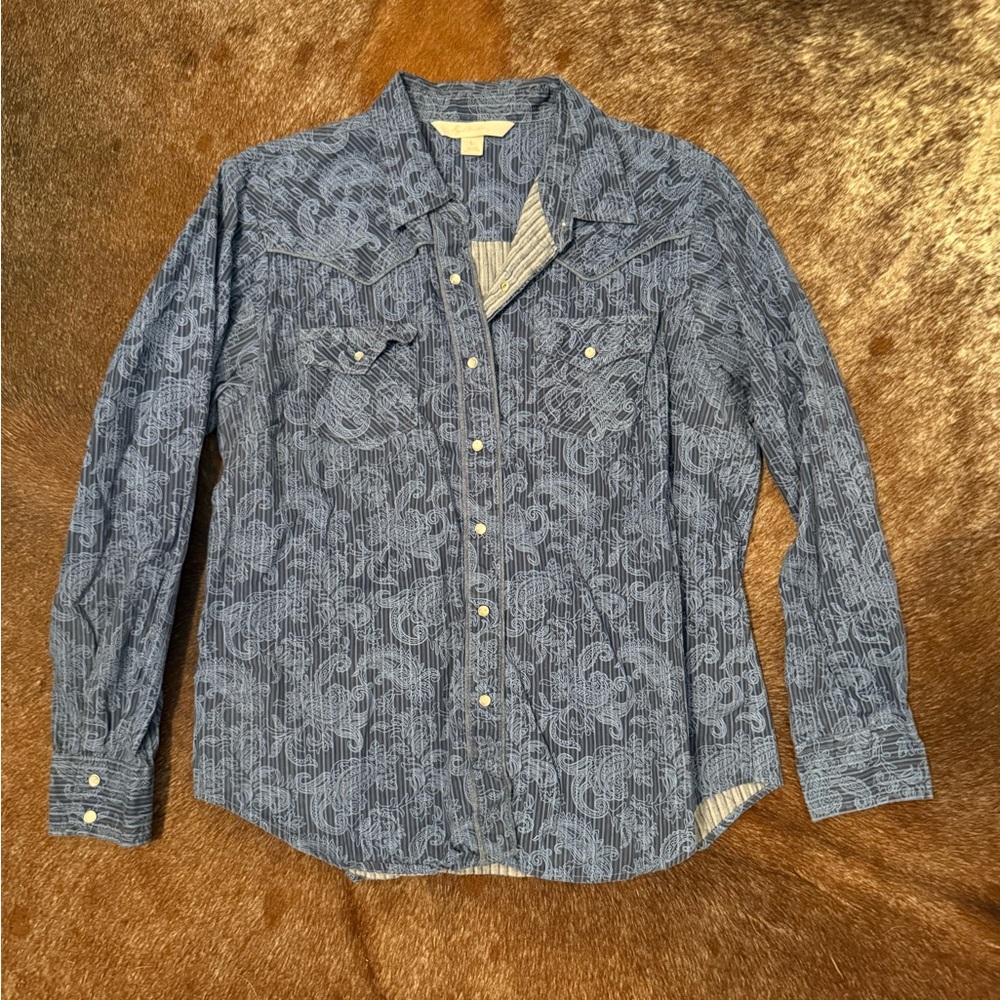 Women’s Button Up Shirt